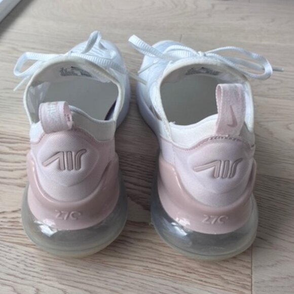 Women's Nike Air Max 270 Running Shoe - size 8 - Picture 5 of 6
